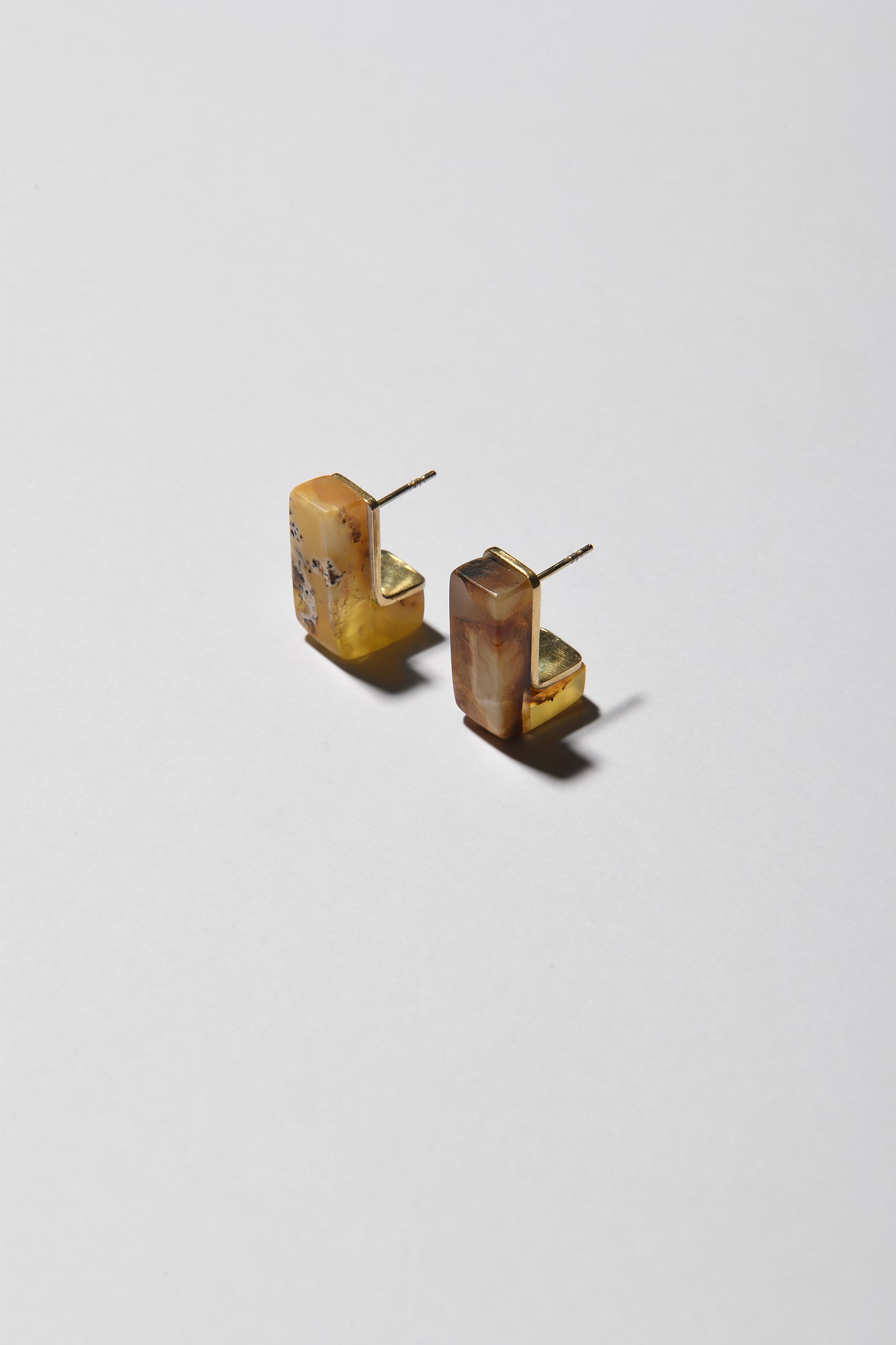 EDGE / solar amber