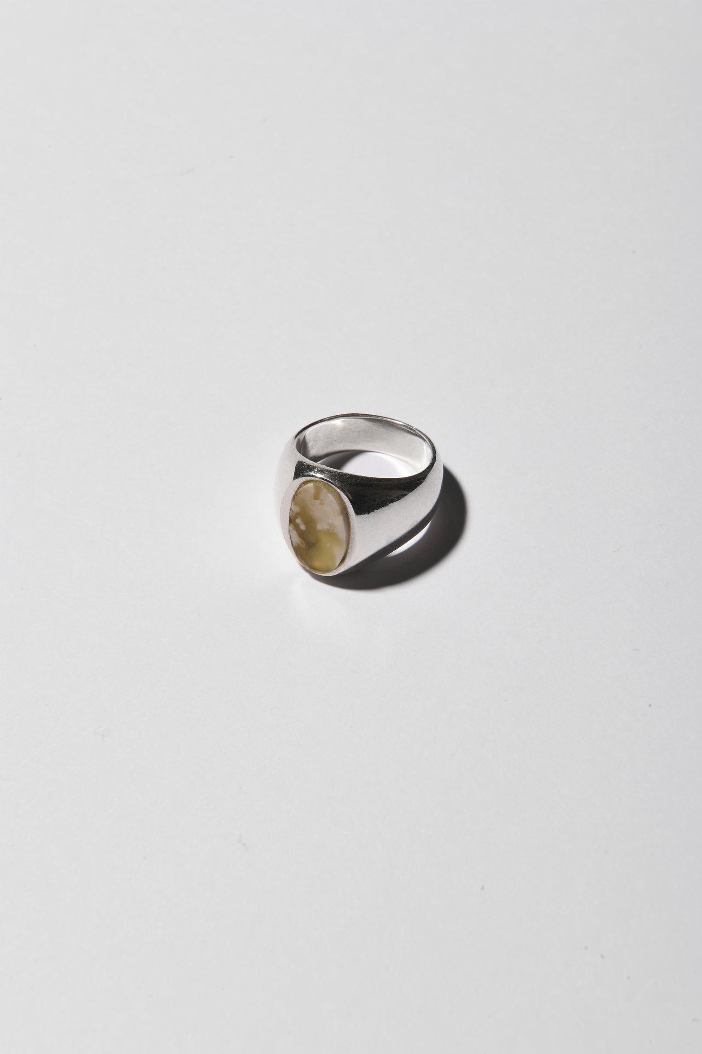 OVAL signet / solar amber