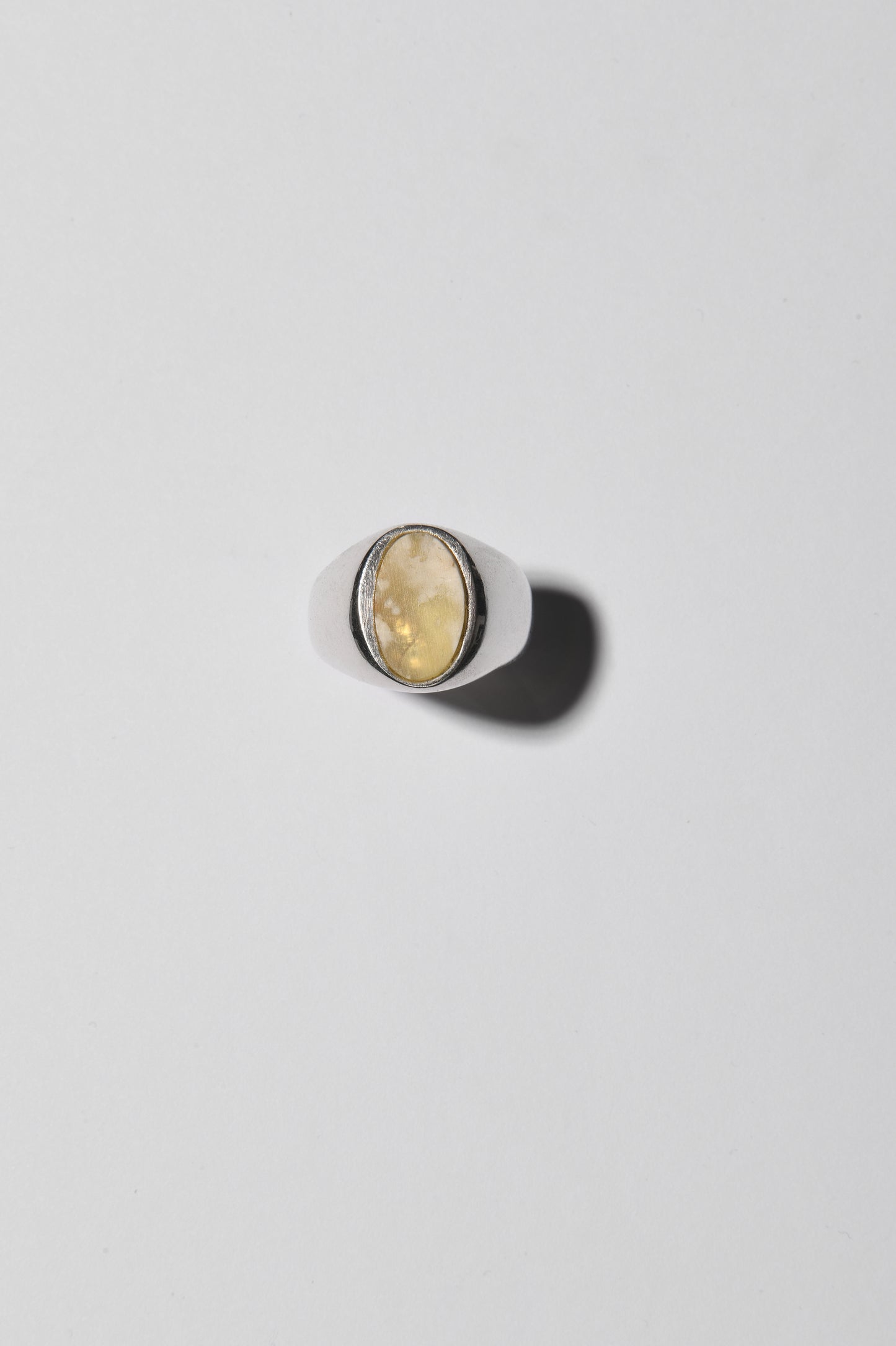 OVAL signet / solar amber