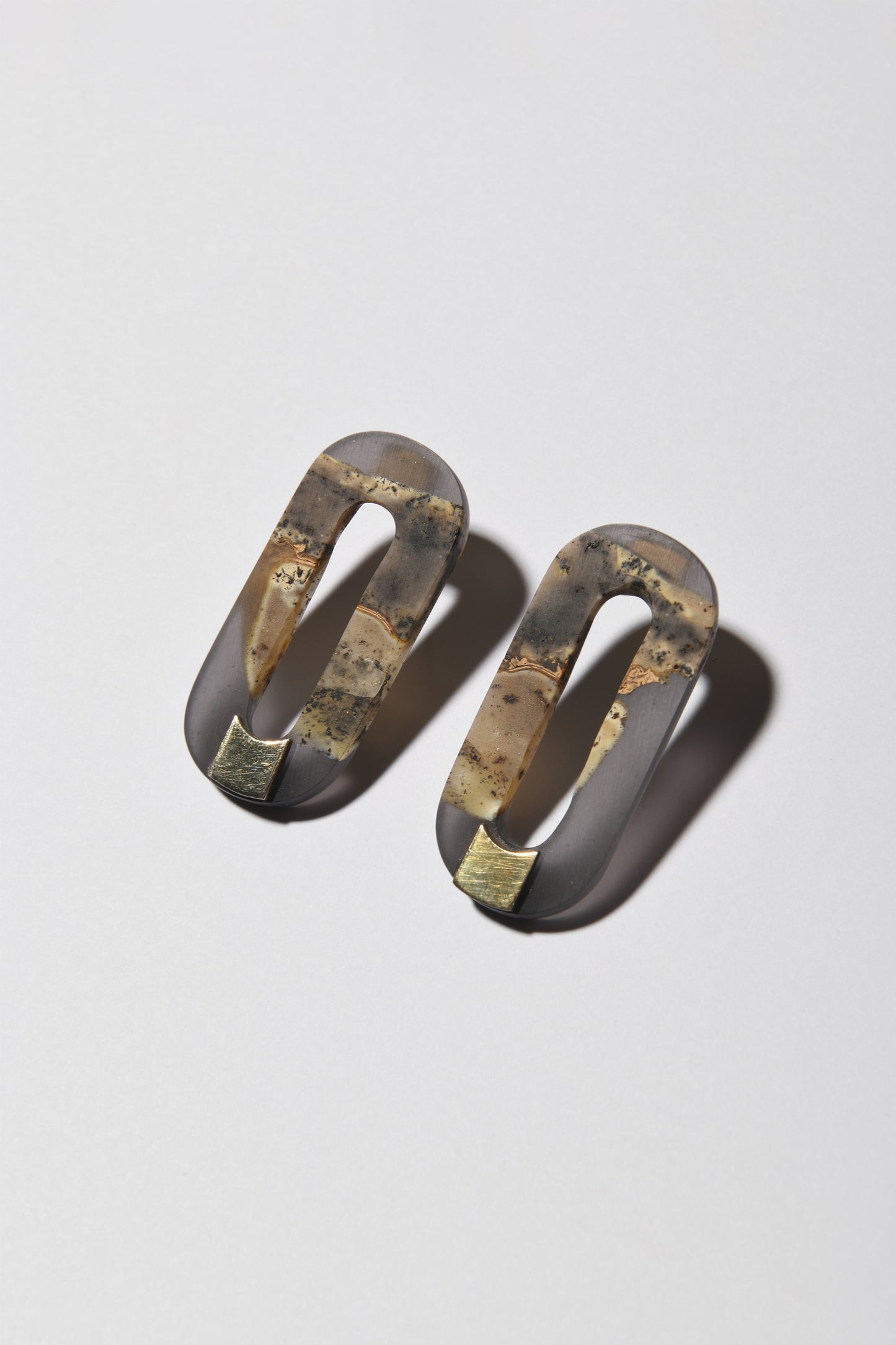 LOOPS / dark amber