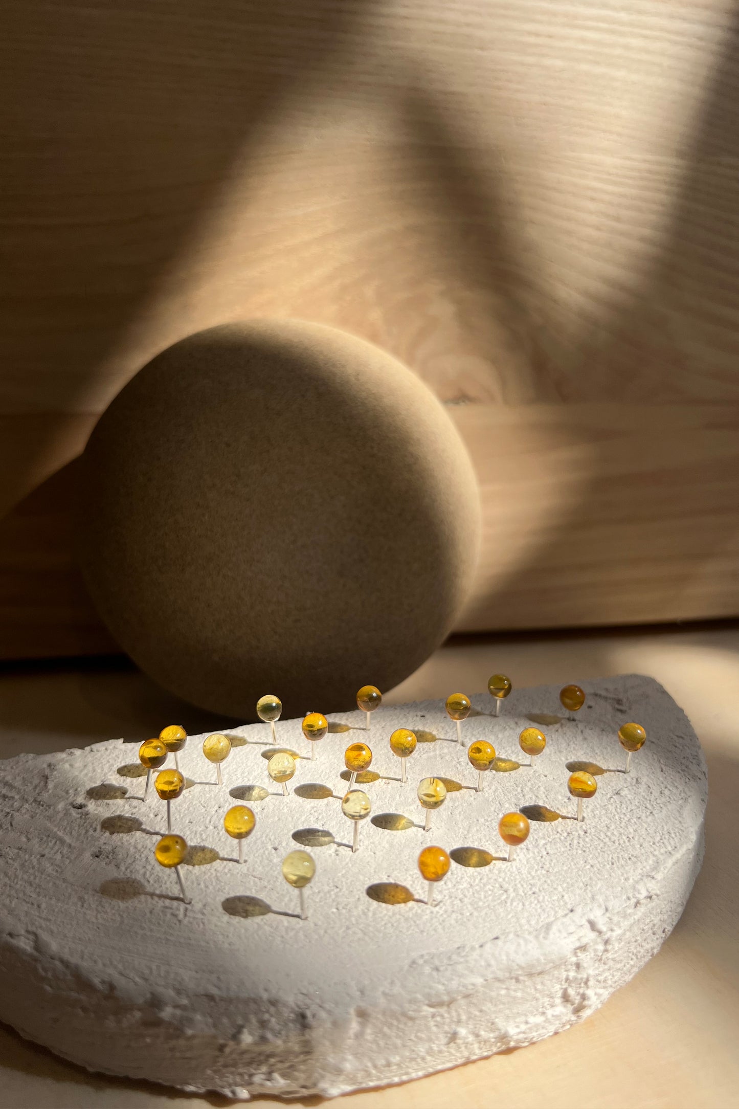 AMBER DOT